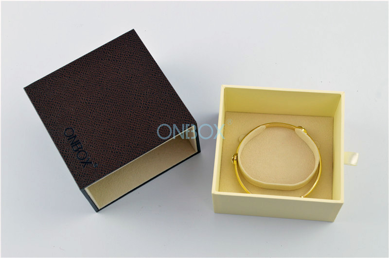 Square Luxury Jewellery Packaging Boxes For Women Bangle 100*100*60mm