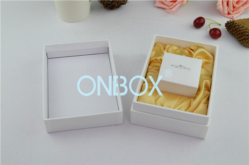 White Luxury Jewellery Packaging Boxes Set White Specialty Paper For Ring , Necklace , Earring