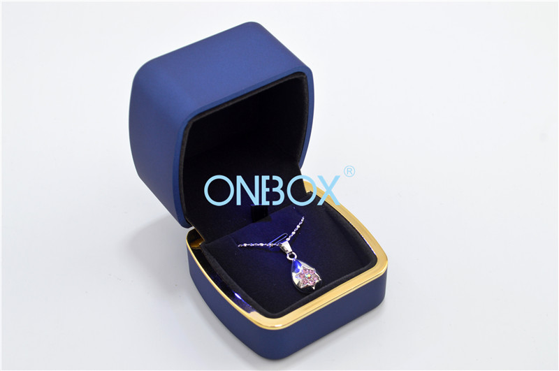 Rubber Painting Pendant Jewelry Box With LED Light ODM