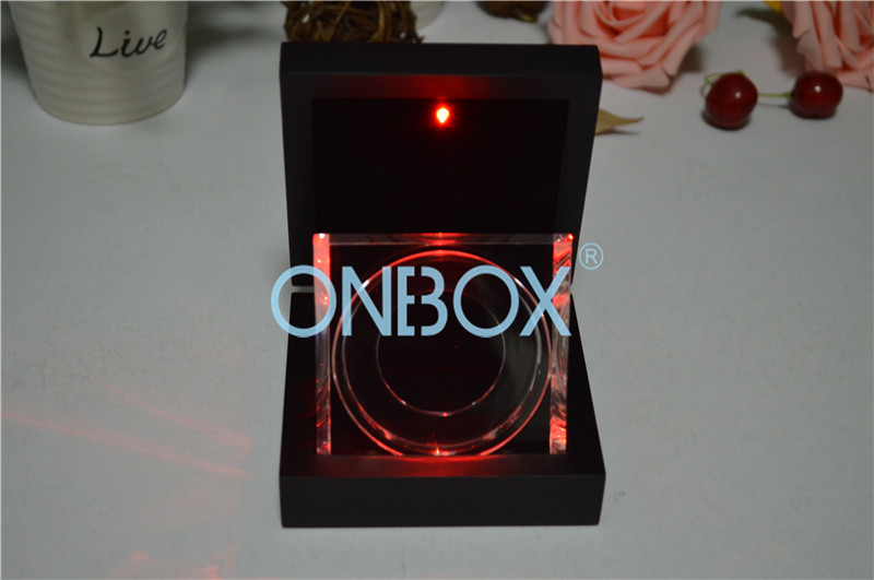 Luxury Lighting Painted Wooden Boxes For Shop Window Coins / Jewellery Display
