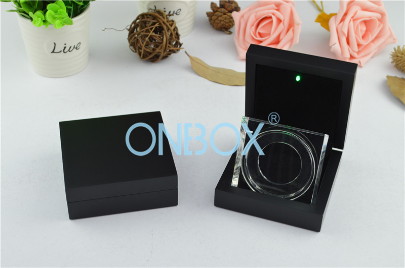 Luxury Painting Wooden Boxes LED Coin Display Box With Acrylic Display Stand