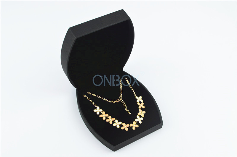 ODM Leather Jewelry Boxes , Butterfly Armoire Jewelry Box For Necklace