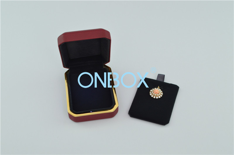 Decorative Lady Pandent Metal Leather Jewelry Boxes With Gold Borders