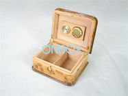 Vintage High Glossy Wooden Cigar Boxes , Custom Cigarette Boxes With Nature Wood Finish , W / Humidifier And Hygrometer