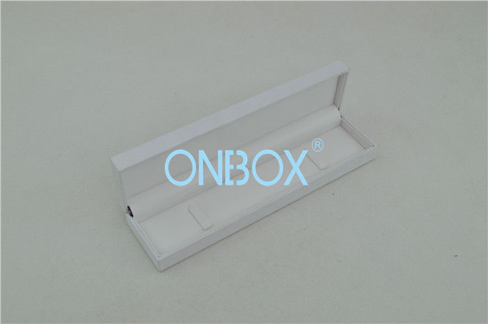 Plastic Core Cardboard Watch Boxes In White Art Paper For Bracelet